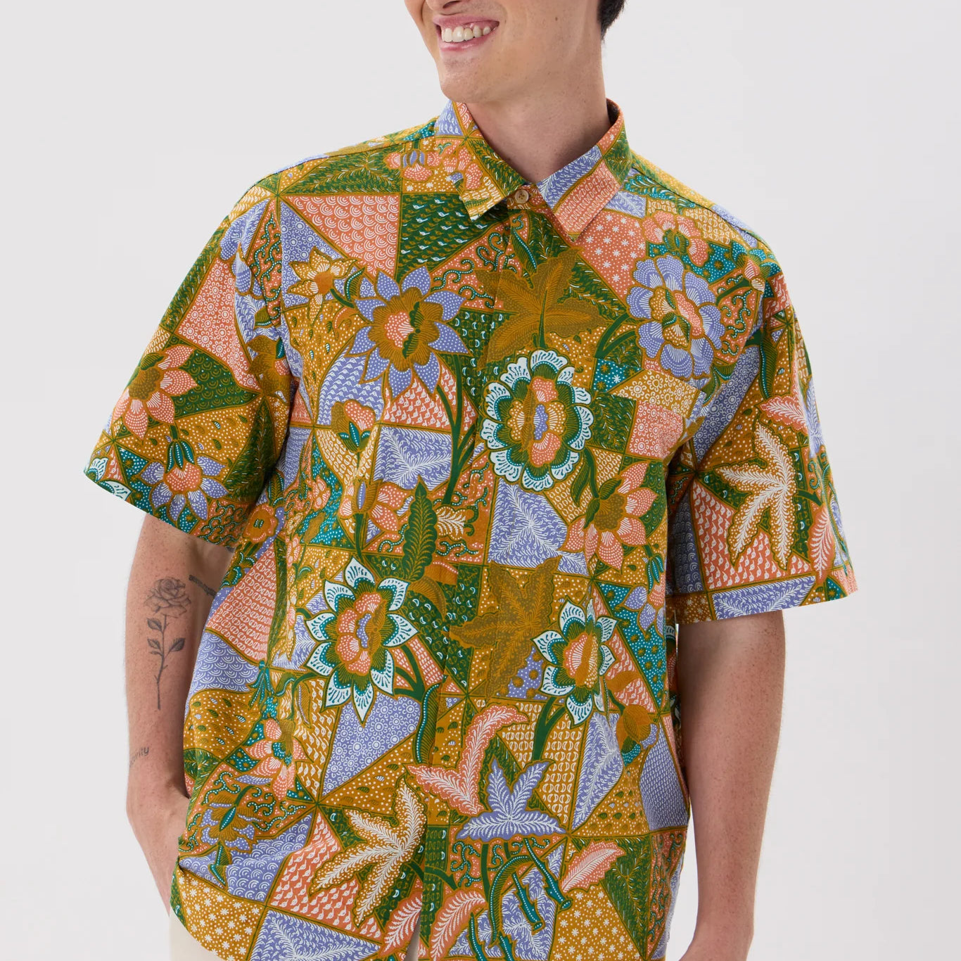 URBAN SHORT SLEEVE SHIRT