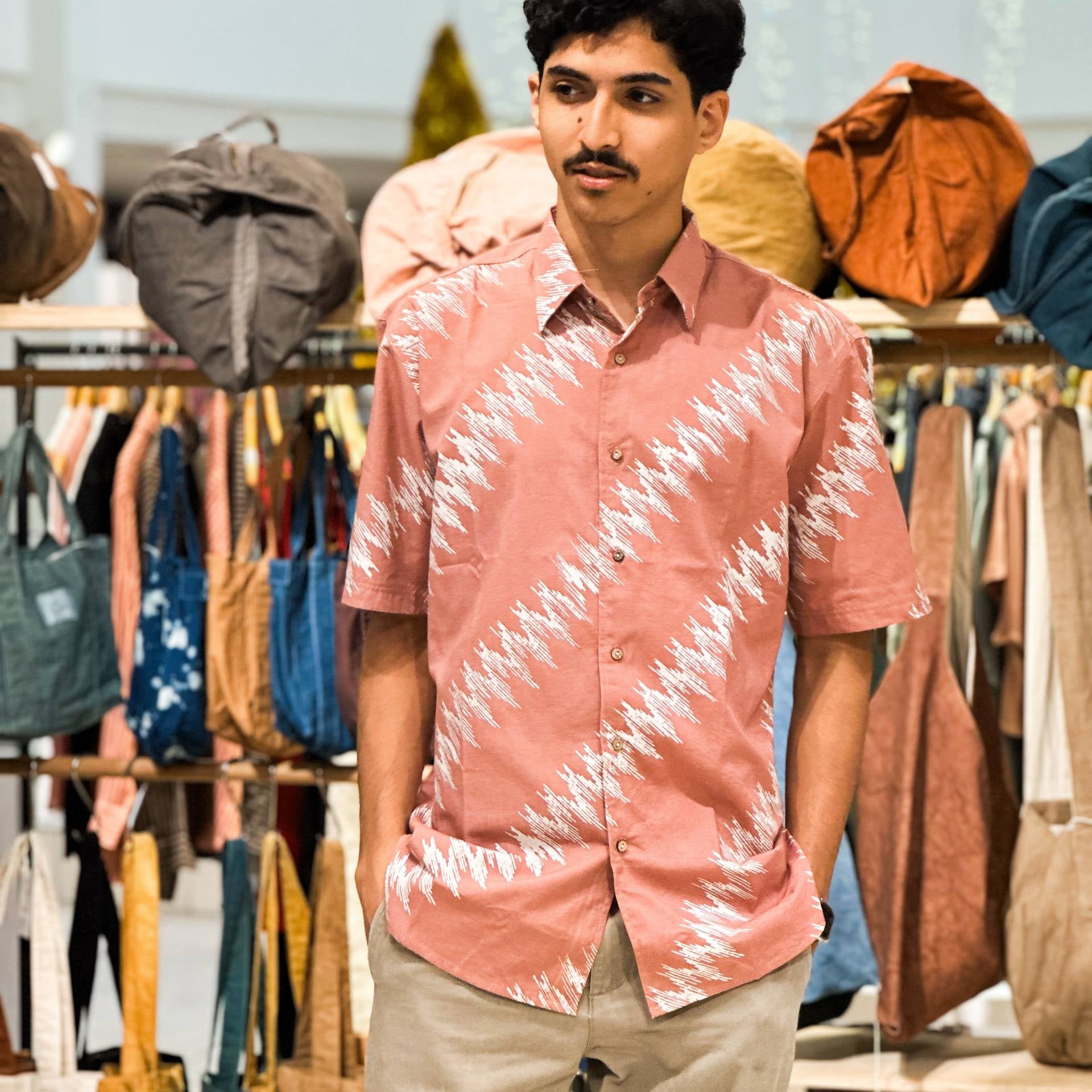 GARIS BATIK SHORT SLEEVE SHIRT