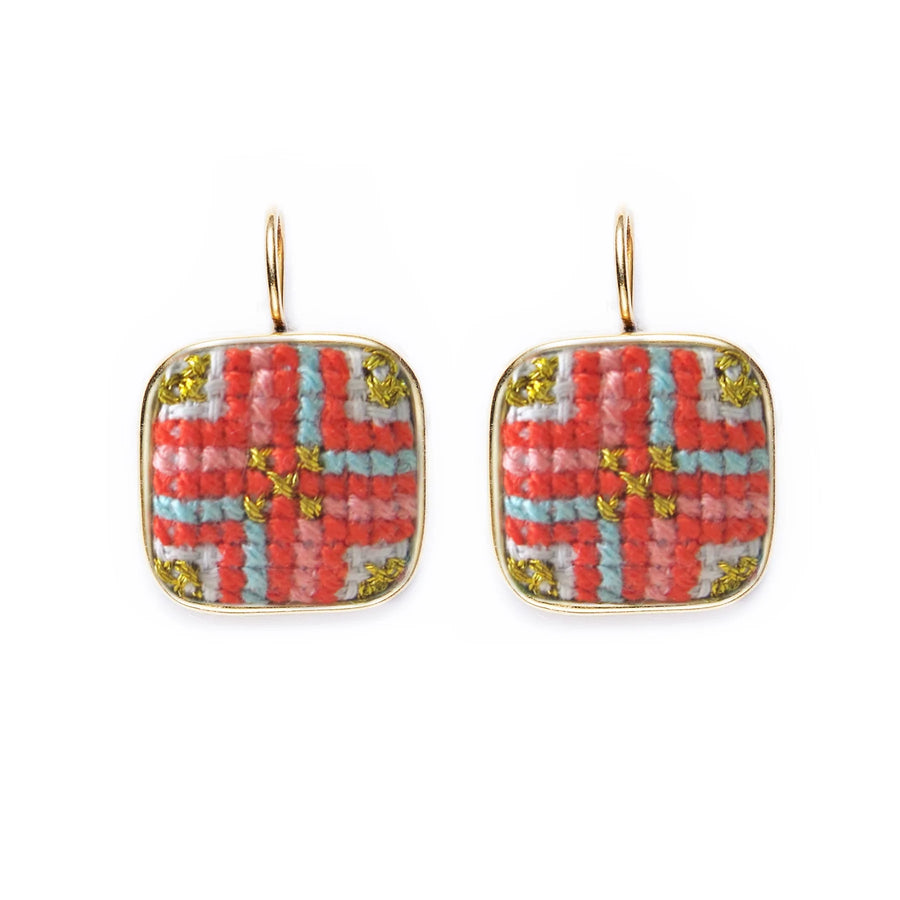 AMOUR SQUARE STATEMENT EARRING