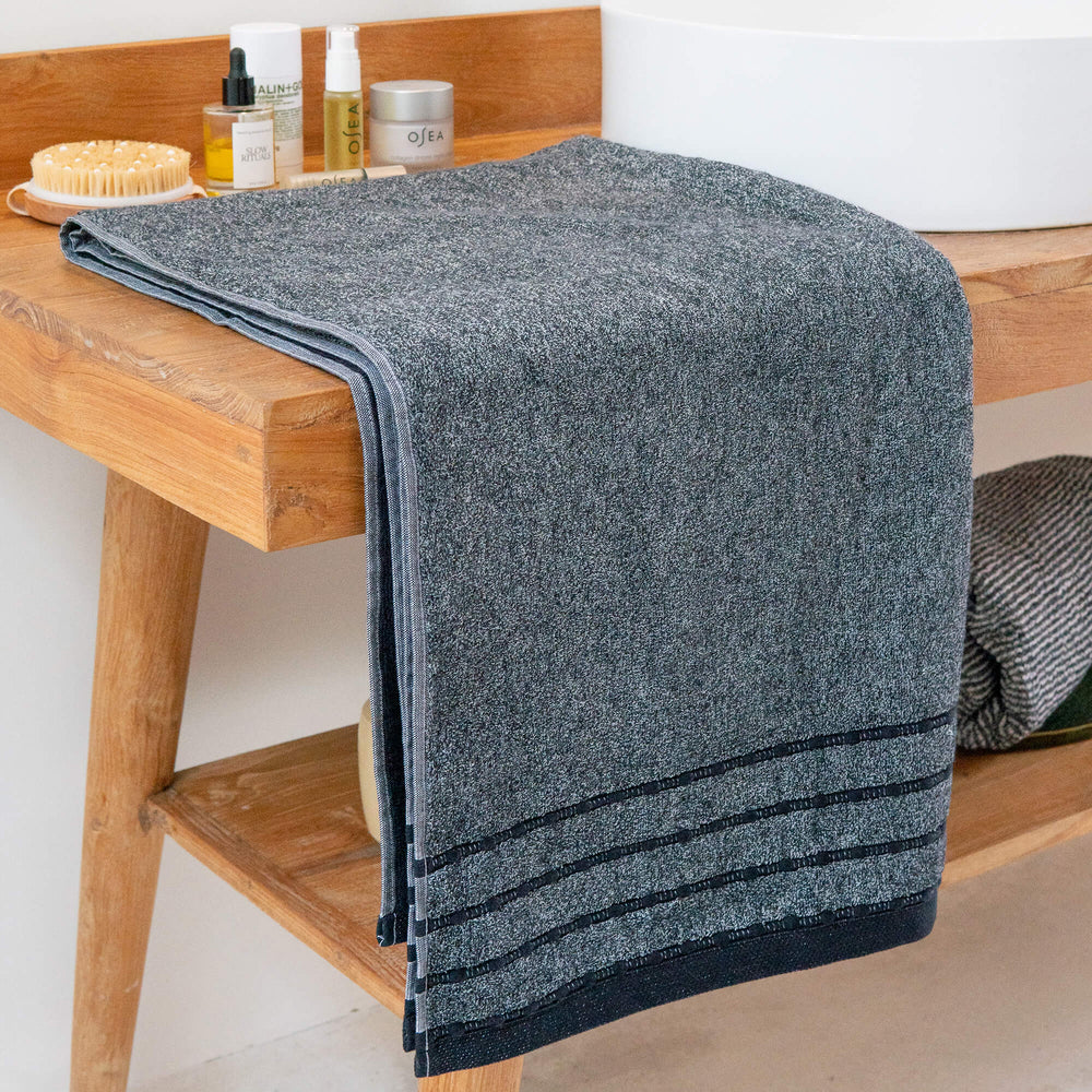 BAMBOO CHARCOAL BATH TOWEL