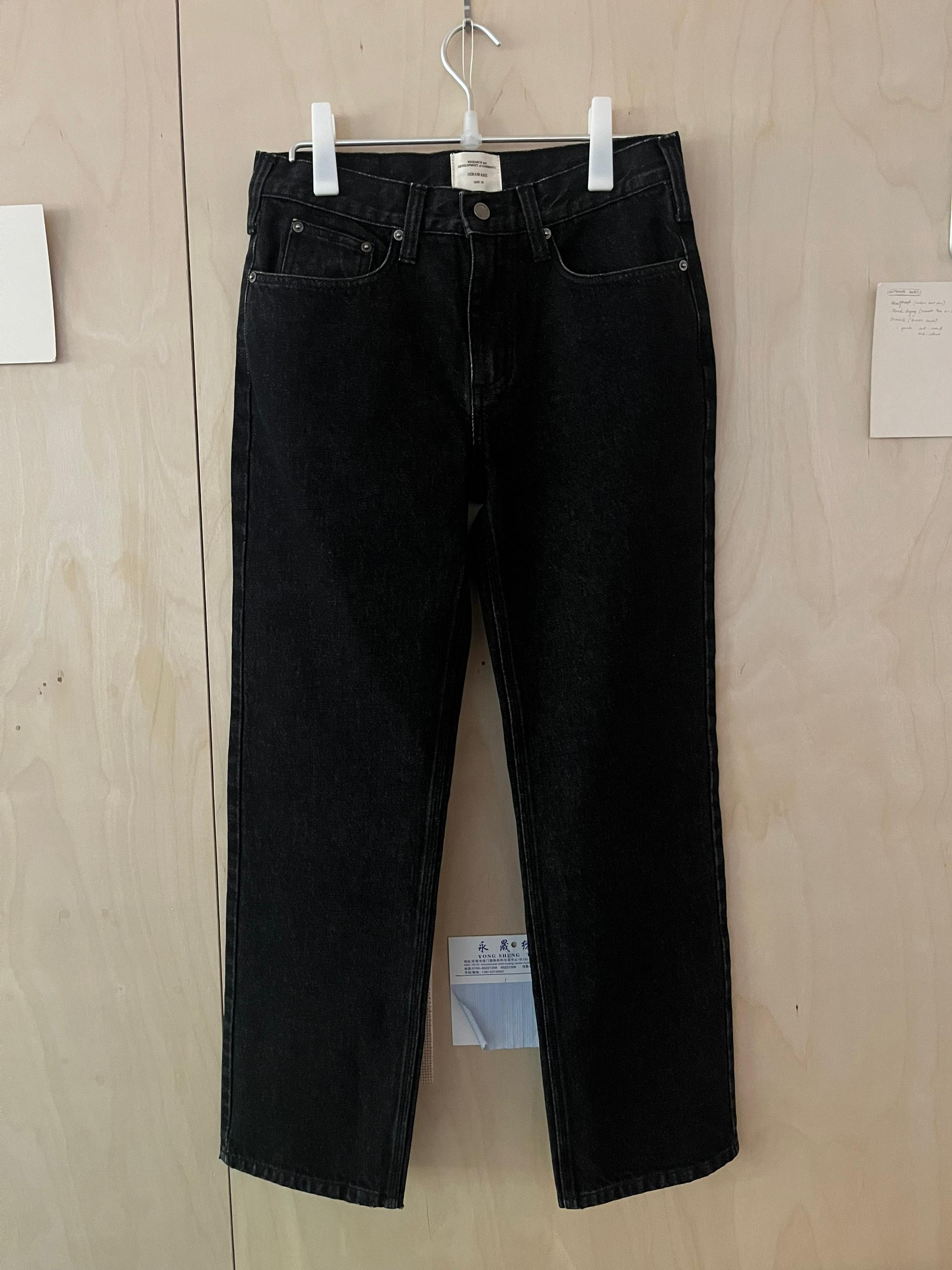 BOY STRAIGHT CUT JEANS