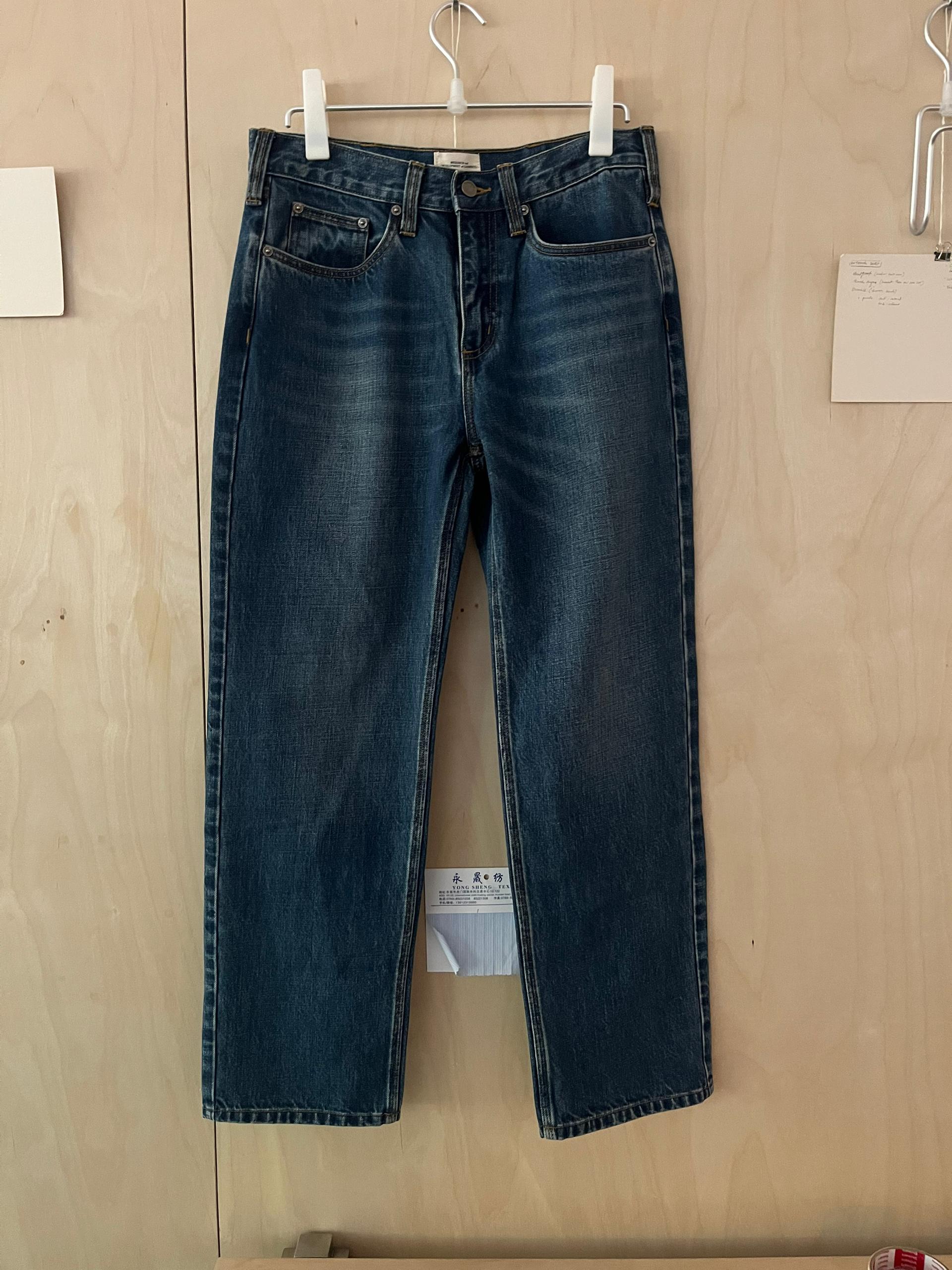 BOY STRAIGHT CUT JEANS