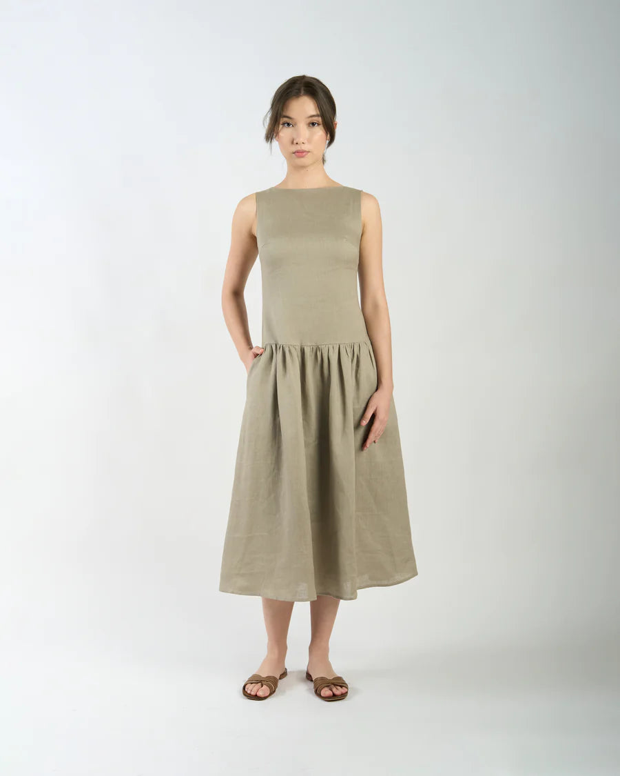 BOAT NECK GATHERED DRESS – UNPLUG MOVEMENT SDN. BHD. (1306460-V)