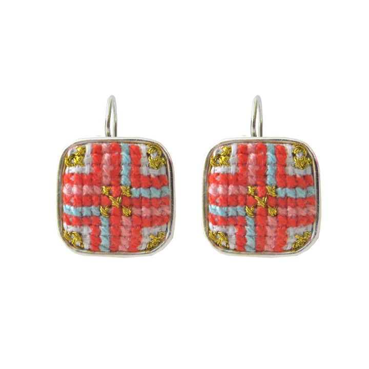AMOUR SQUARE STATEMENT EARRING
